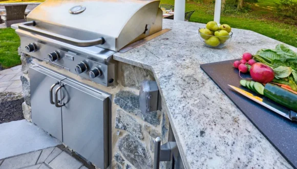 Outdoor Countertops That Last: A Canadian Buyer’s Guide