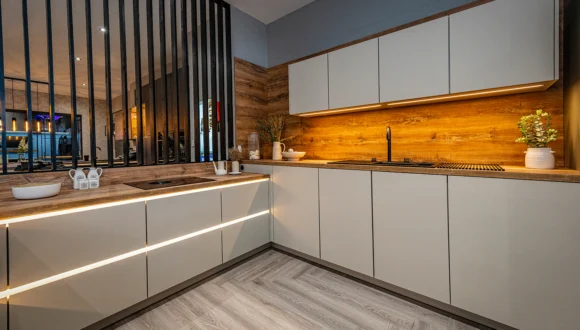 Kitchen Renovation Tips: Blending Cabinets and Countertops Like a Pro