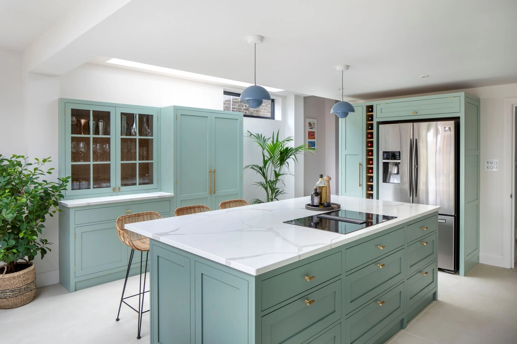 Quartz, granite and quartzite kitchen island countertops