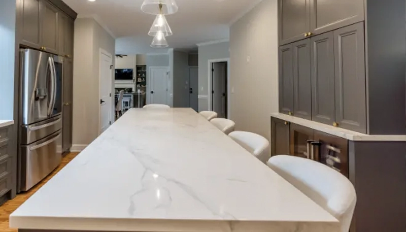 Laminate vs Quartz Countertops – Affordable vs Premium Choices