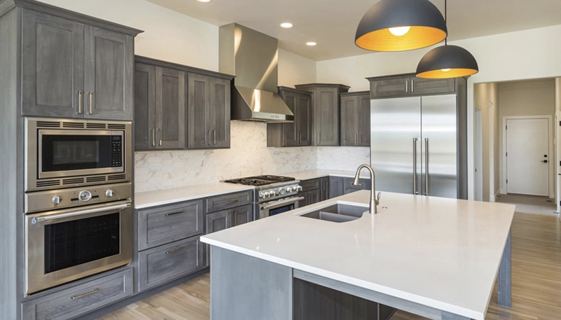 Laminate vs Quartz Countertops – Affordable vs Premium Choices