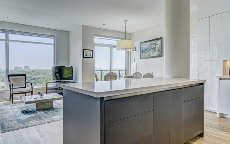 Kitchen Countertops for Toronto Condos – Space-Saving & Smart Surface Choices