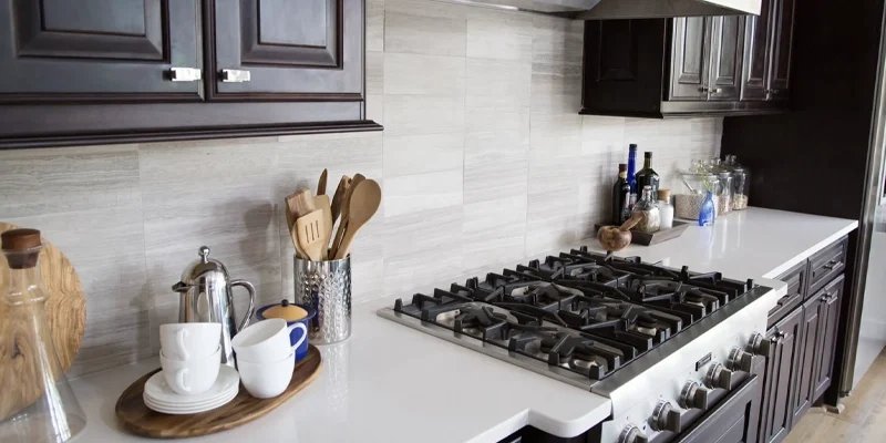 Kitchen Stone Backsplash in Toronto – Full-Height Slab & Custom Designs