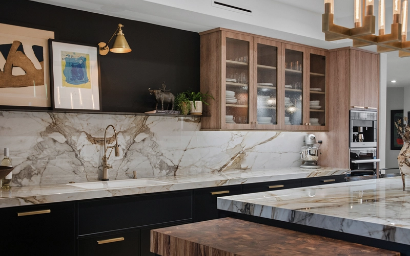 Quartz, porcelain and natural stone samples compared for slab backsplash selection